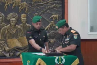 Keterangan foto : Danrem pimpin penyerahan jabatan dan tandatangani berkas sertijab, (Kamis, 27/7/2023)