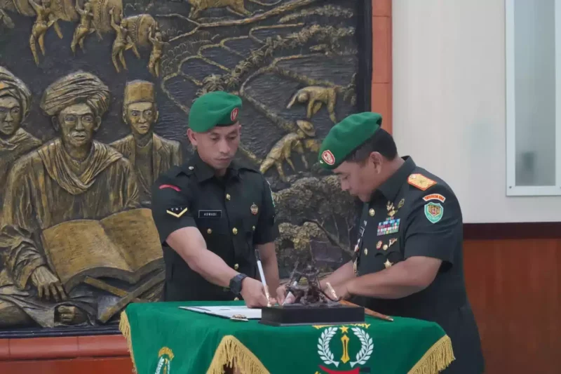Keterangan foto : Danrem pimpin penyerahan jabatan dan tandatangani berkas sertijab, (Kamis, 27/7/2023) 
