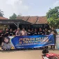 Keterangan foto : Serikat Sopir Banten (SSB) yang berafiliasi dengan Federasi Serikat Buruh Keadilan (FSBK) menerima pemahaman tentang tertib berlalu lintas dari Satlantas Polres Lebak, Minggu (30/7/2023)