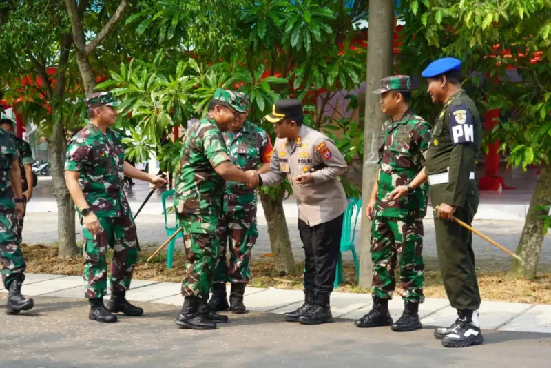 Keterangan foto : Danrem 0604/MY Apresiasi Pengamanan Satgas VVIP Terkait Kunjungan Wakil Presiden K.H Ma'ruf Amin, (Minggu, 30/7/2023) 