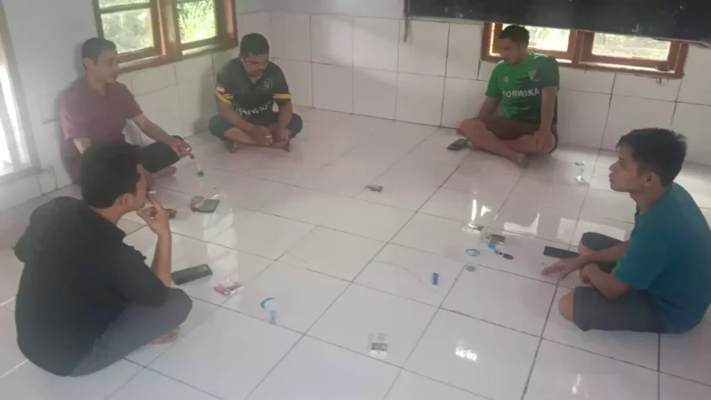 Keterangan foto : Anggota Team Redaksi TerasMedia dalam rangka pererat tali persaudaraan di Lebak Banten, (Sabtu, 1/7/2023) 