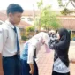 Keterangan Poto : Dini Hipdiani, M. Pd, ( Kepsek SMK PGRI Rangkasbitung ) saat membuka MPLS Bagi Peserta Didik Baru Tahun Ajaran 2023 - 2024 