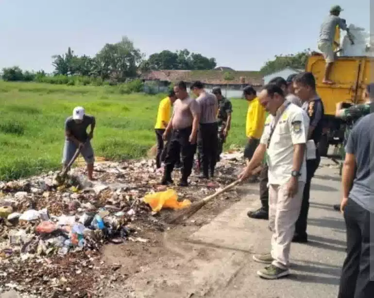 Kerja Bhakti Presisi Polresta Tangerang di Darkum Polsek Mauk I Teras Media