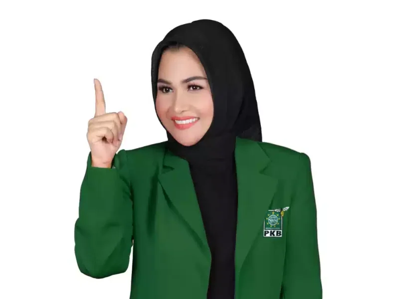 Keterangan foto : Calon Legislatif (Caleg) DPR RI Dapil III Jabar, Camellia Panduwinata, atau yang lebih dikenal dengan Teh Camel, menyoroti kasus yang diduga penganiayaan oleh anggota Paspampres terhadap seorang warga sipil asal Aceh hingga tewas, Selasa (29/8/2023)