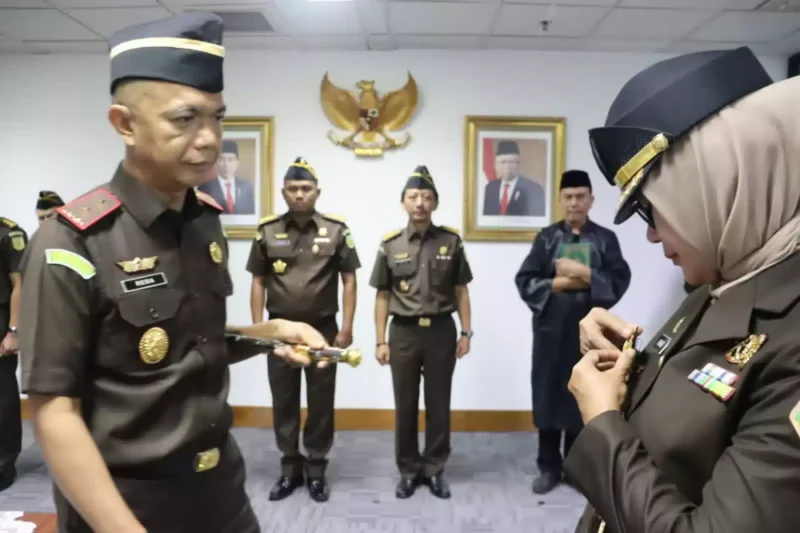 Keterangan foto : Kolonel (Chk) Dra. Ainur Rochmaini resmi menjadi Aspidmil Kejati DKI Jakarta menggantikan Kolonel Sus Daswanto yang mengemban jabatan baru, Selasa (3/8/2023)