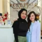 Keterangan foto : Camellia Panduwinata atau yang lebih populer dengan nama Camel Petir memberikan waktu dan budget khusus untuk melakukan perawatan wajah demi menunjang penampilannya, Kamis (4/8/2023)