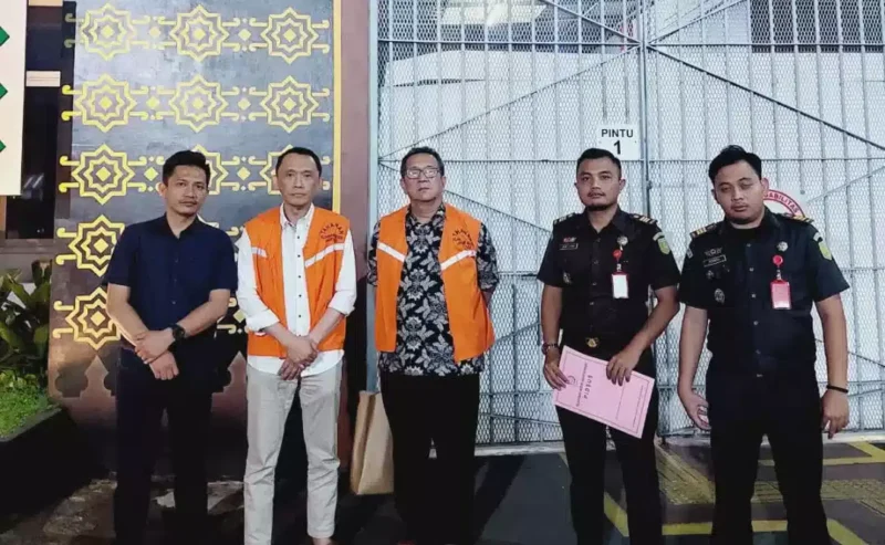 Keterangan foto : Kejaksaan Negeri Jakarta Barat menetapkan 2 direktur dari perusahaan swasta sebagai tersangka kasus dugaan tindak pidana korupsi pengadaan barang dan jasa, Jumat (4/8/2023)