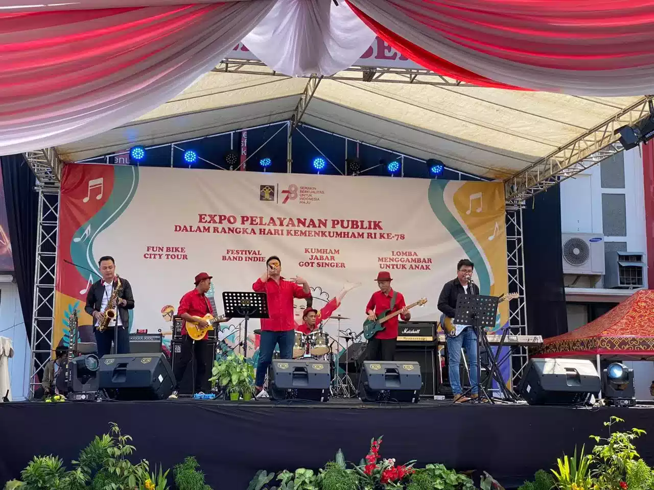 LACIKA BAND Tampil Apik di Festival Band Indie Kumham Jawa Barat I Teras Media