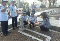 Balai pemasyarakatan kelas II Subang Laksanakan Tabur Bunga di Makam Pahlawan Cidongkol, (Rabu, 9/8/2023)