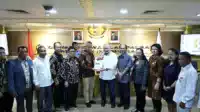 Dukung Perjuangan DPD RI, BAMAG LKK Indonesia Sematkan LaNyalla PIN 'The Miracle of Nusantara I Teras Media