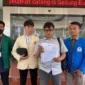 Keterangan foto : Aliansi Badan Eksekutif Mahasiswa (BEM) Seluruh Indonesia menyerahkan risalah dan rekomendasi hasil diskusi bedah kasus penyalahgunaan wewenang dalam ekspor CPO atau minyak sawit mentah ke Jaksa Pidana Umum Tindak Pidana Khusus (Jampidsus) Kejaksaan Agung (Kejagung), Rabu (9/8/2023)