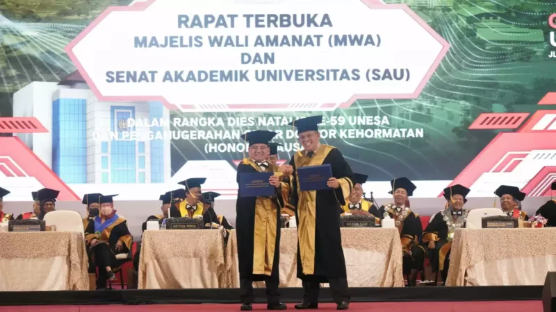 Keterangan foto : Sekertaris Kemenkumham Terima Doktor Honoris Causa dari UNESA, (Senin, 14/8/2023) 