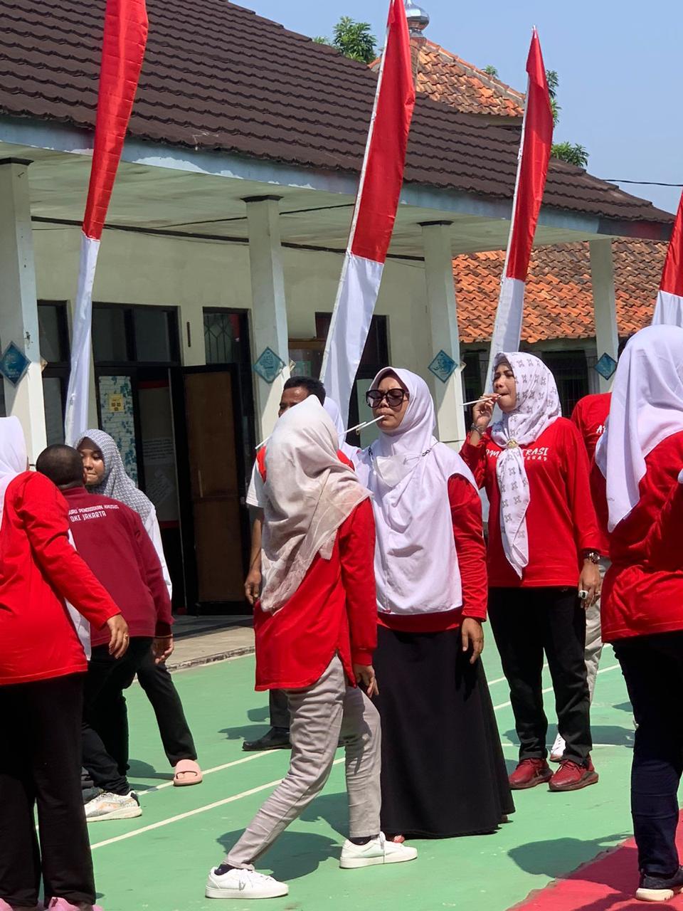 SKh Negeri 01 Lebak Gelar Karnaval Meriahkan HUT RI ke 78 Dengan Membentangkan Bendera 78 Meter dan 78 Umbul Umbul Merah Putih I Teras Media