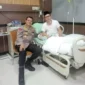 Keterangan foto : Kapolda Banten Irjen Pol. Prof. Dr Rudy Heriyanto membesuk Ketua MUI Banten, Senin (21/8/2023)