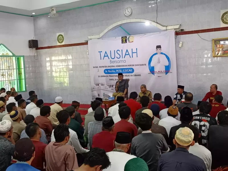 Keterangan foto : Inspektur Jenderal Kemenkumham RI, Razilu yang didampingi Kadivpas Kanwil Kemenkumham Jawa Barat, Kusnali melakukan Kunjungan Kerja di Lapas Subang, Jumat (25/08/2023)