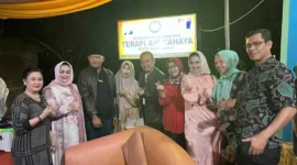 Keterangan foto : Teh Camel menghadiri acara ramah tamah yang digelar oleh Yayasan Terapi Air Cahaya Islami (YTACI) Provinsi Bengkulu pada Jumat, 25 Agustus 2023.