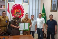 Keterangan foto : Kejaksaan Negeri Kota Malang melaksanakan penandatanganan pakta integritas dan pemaparan Ekspose terhadap permohonan Pengamanan Pembangunan Strategis (PPS), Selasa (29/8/2023)