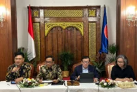 Keterangan foto : Menkumham RI Yassona Laoly dan Menkopolhukam Mahfud MD di Ceko, (Selasa, 29/8/2023)