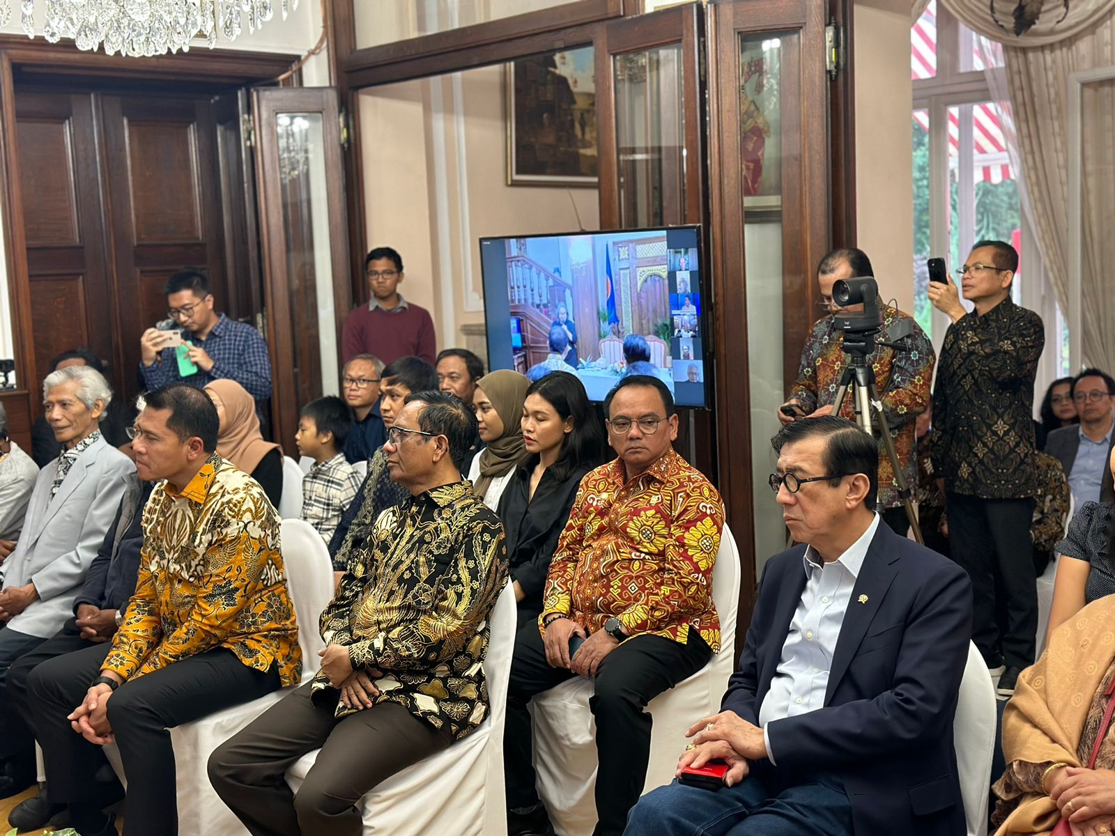 Kunjungi Ceko, Menkopolhukam dan Menkumham Buka Lebar Peluang Repatriasi Korban Pelanggaran HAM Berat 9 Kunjungi Ceko, Menkopolhukam dan Menkumham Buka Lebar Peluang Repatriasi Korban Pelanggaran HAM Berat I Teras Media