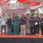 Keterangan foto : Dia bekerja sama dengan Bulog, melaksanakan pasar murah di Lapangan Car Free Day Kp. Gelar Maju Ds. Babakan Karet, Cianjur, Minggu (27/08/2023)