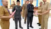 Kadis Pendidikan di Dampingi Sekda Lebak Serahkan SK Pengangkatan Kepala Satuan Pendidikan Jenjang SD dan SMP I Teras Media