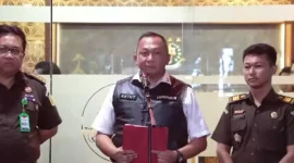 Keterangan Foto: Konferensi Pers Penetapan Tersangka Perkara Pertambangan PT Sendawar Jaya di Gedung Kejaksaan Agung RI .