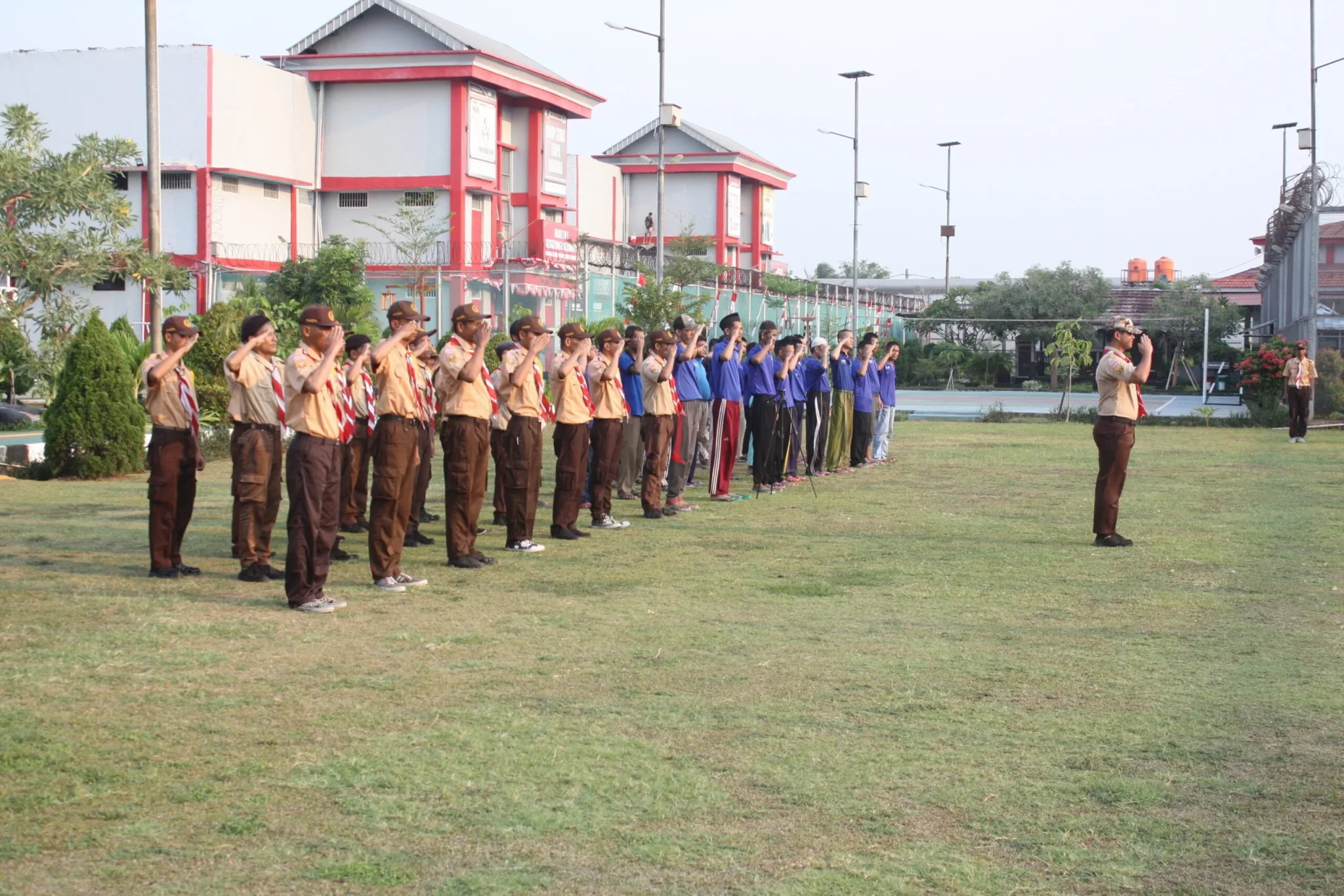 Lapas Kelas IIA Cikarang Gelar Upacara Hari Pramuka ke-62 I Teras Media