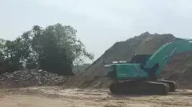 Keterangan foto : Perusahaan tambang milik PT AUM yang berlokasi di Desa Pagintungan Kecamatan Jawilan, Serang mengancam akan menghapus dana Corporate Sosial Rssponsobility (CSR), Jumat (5/8/2023)