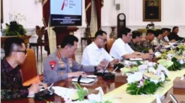 Keterangan Foto: Rapat Terbatas Lanjutan Pembahasan Peningkatan Kualitas Udara Kawasan Jabodetabek yang dipimpin oleh Presiden Republik Indonesia Joko Widodo di Istana Merdeka, Jakarta, Senin (28/8/2023)