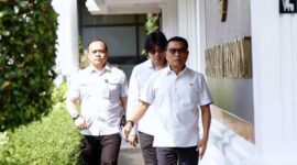 Keterangan foto : Tenaga Ahli Kantor Staf Presiden (KSP) Joanes Joko meminta Polres Lebak melalui Unit PPA untuk bisa mengusut motif penganiayaan guru perempuan oleh oknum ASN di SDN Cempaka 1 Warunggunung, Senin (25/9/2023)