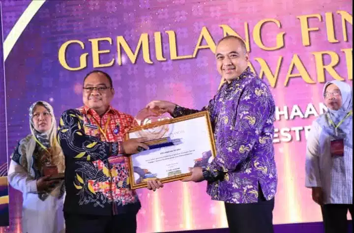 Kecamatan Kemiri Meraih 2 Kategori Terbaik Dalam Penghargaan Gemilang Finansial Awards I Teras Media