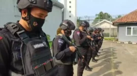 Keterangan foto : Satuan Brimob Polda Jawa Barat di Lapas Gunung Sindur, Sabtu (09/09)