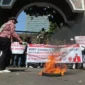 Keterangan foto : Forum Komunikasi Mahasiswa Sumatera Utara Jakarta mendesak Jaksa Agung agar mencopot Kepala Kejaksaan Tinggi Sumatera Utara, Idianto, Rabu (12/9/2023)