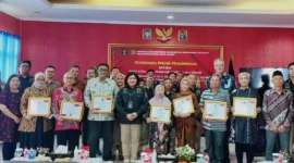 Keterangan foto : Balai Pemasyarakatan kelas II Bogor berikan penghargaan kepada 7 mitra kerja, (Kamis, 14/9/2023) 