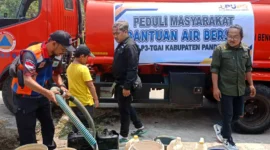 Keterangan foto; Program percepatan peningkatan tata guna air irigasi Kabupaten pandeglang, Minggu (17/09/2023).