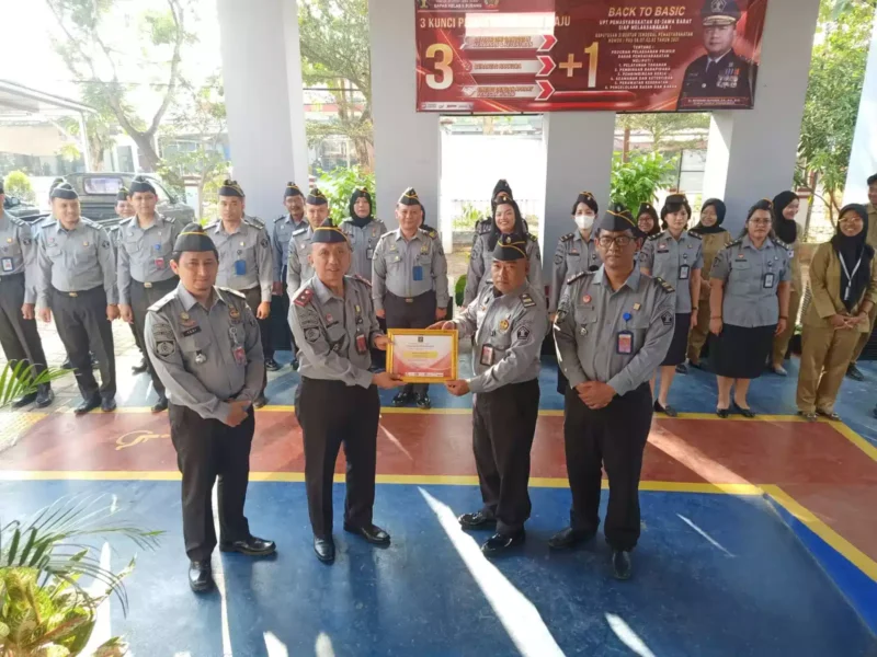 Keterangan foto : Balai Pemasyarakatan Kelas II Subang melaksanakan kegiatan apel pagi pegawai yang diikuti oleh seluruh pejabat struktural, Selasa (26/9/2023)