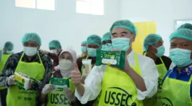 Keterangan Poto: Duta Besar Amerika Serikat untuk Indonesia Sung Y. Kim hari ini meresmikan Pabrik Tempe terbesar di dunia miliknya PT Azaki Food Internasional.