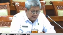 Keterangan foto : Keterangan foto ; Calon Hakim Konstitusi Firdaus Dewilmar menjawab pertanyaan anggota Komisi III DPR saat uji kelayakan dan kepatutan di kompleks Parlemen, Jakarta, Senin (25/9/2023)