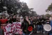 Keterangan foto : Proses penyidikan dugaan pungutan liar (pungli) yang dilakukan oknum Kepala Desa Pagelaran, Kecamatan Malingping, Lebak, Banten disorot aktivis mahasiswa, Ratu Nisya Yulianti, yang juga Ketua Umum HMI Cabang Lebak, Rabu (27/9/2023)