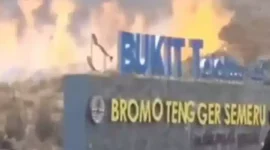 Keterangan foto : Kondisi sebelum api besar menjalar di Bukit Teletubbies Bromo , (Kamis, 7/9/2023) 
