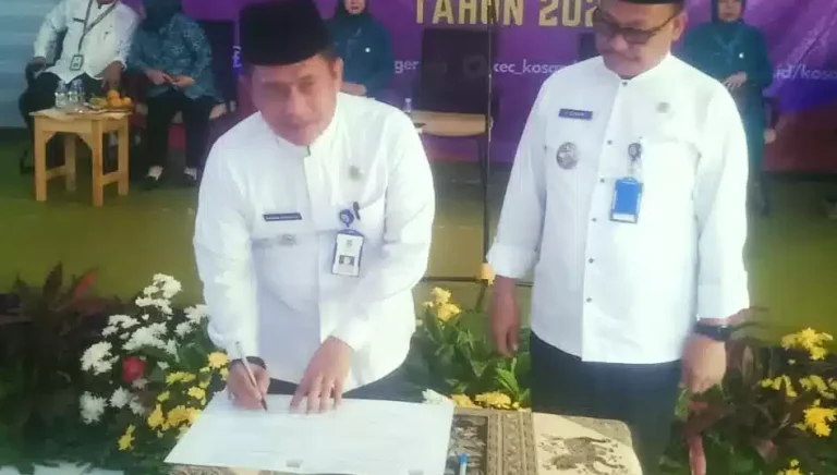 Sertijab Camat Kosambi Dadang Sudrajat Kepada H.Asmawi, Tumbuhkan Semangat Baru 2 Sertijab Camat Kosambi Dadang Sudrajat Kepada H.Asmawi, Tumbuhkan Semangat Baru I Teras Media