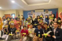 Keterangan foto : Camellia Panduwinata Duta kaca mata kesehatan bagikan sejuta Kacamata Gratis diseluruh Indonesia, Minggu (3/9/2023)