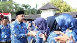 Keterangan foto : Bupati Tangerang Ahmed Zaki Iskandar meletakkan jabatan setelah menjabat sebagai bupati dua periode, Senin (25/9/2023)