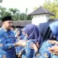 Keterangan foto : Bupati Tangerang Ahmed Zaki Iskandar meletakkan jabatan setelah menjabat sebagai bupati dua periode, Senin (25/9/2023)