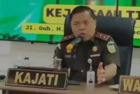 Keterangan foto : Kajati Sumatera Selatan, Sarjono Turin membantah soal data dalam laporan hasil keuangan Pejabat negara (LHLPN) miliknya, Rabu (6/9/2023)