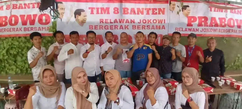 Keterangan foto : Tim 8 sebagai konsorsium organ organ relawan jokowi 2013 - 2014, hingga 2019 yang bergerak bersama Prabowo di Banten, Sabtu (1/10/2023)