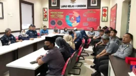 Keterangan foto : KPU Cirebon Lakukan Audiensi dan Sosialisasi (DPTb) di Lapas Cirebon, (Selasa, 3/10/2023) 