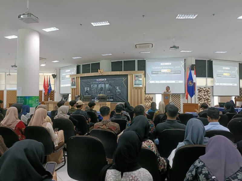 Keterangan foto : Badan Eksekutif Mahasiswa (BEM) Solo Raya gelar seminar nasional bertajuk ‘Penguatan Literasi Politik Mahasiswa dan Mitigasi Sentimen SARA Menuju Pemilu 2024 Bermartabat’ pada Selasa (03/10). 