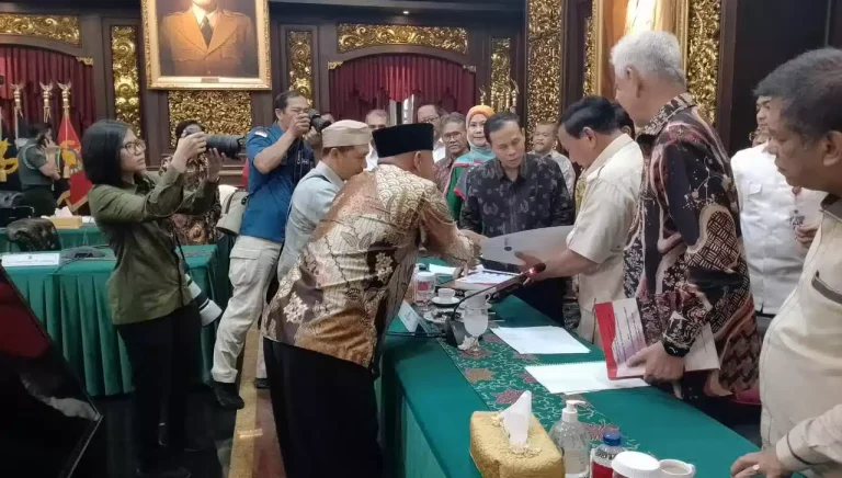 IMG-20231004-WA0030 Akademisi Lintas Perguruan Tinggi Temui Prabowo Subianto, Dorong Ridwan Kamil Cawapres I Teras Media