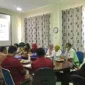 Keterangan foto : 6 orang mahasiswa Poltekesos Bandung yang didampingi oleh dosen pembimbing, Bambang Rustanto, (Kamis, 5/10/2023) 